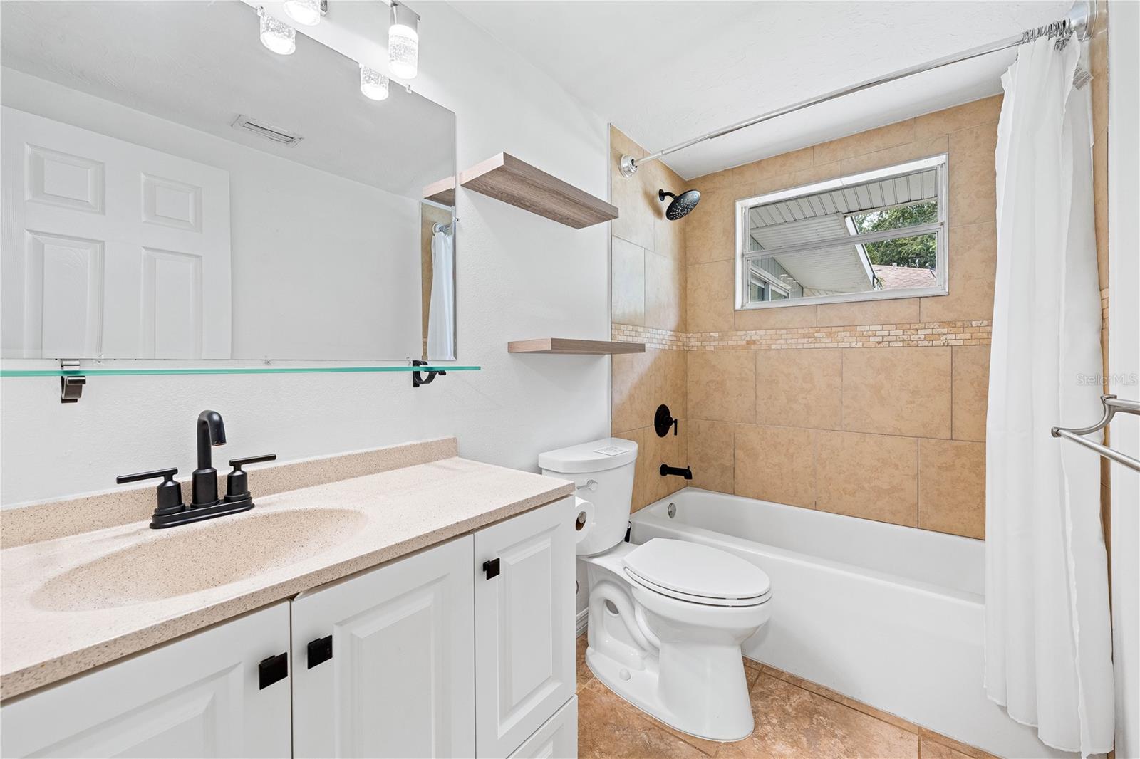 CASTI-LYN - Residential Lease