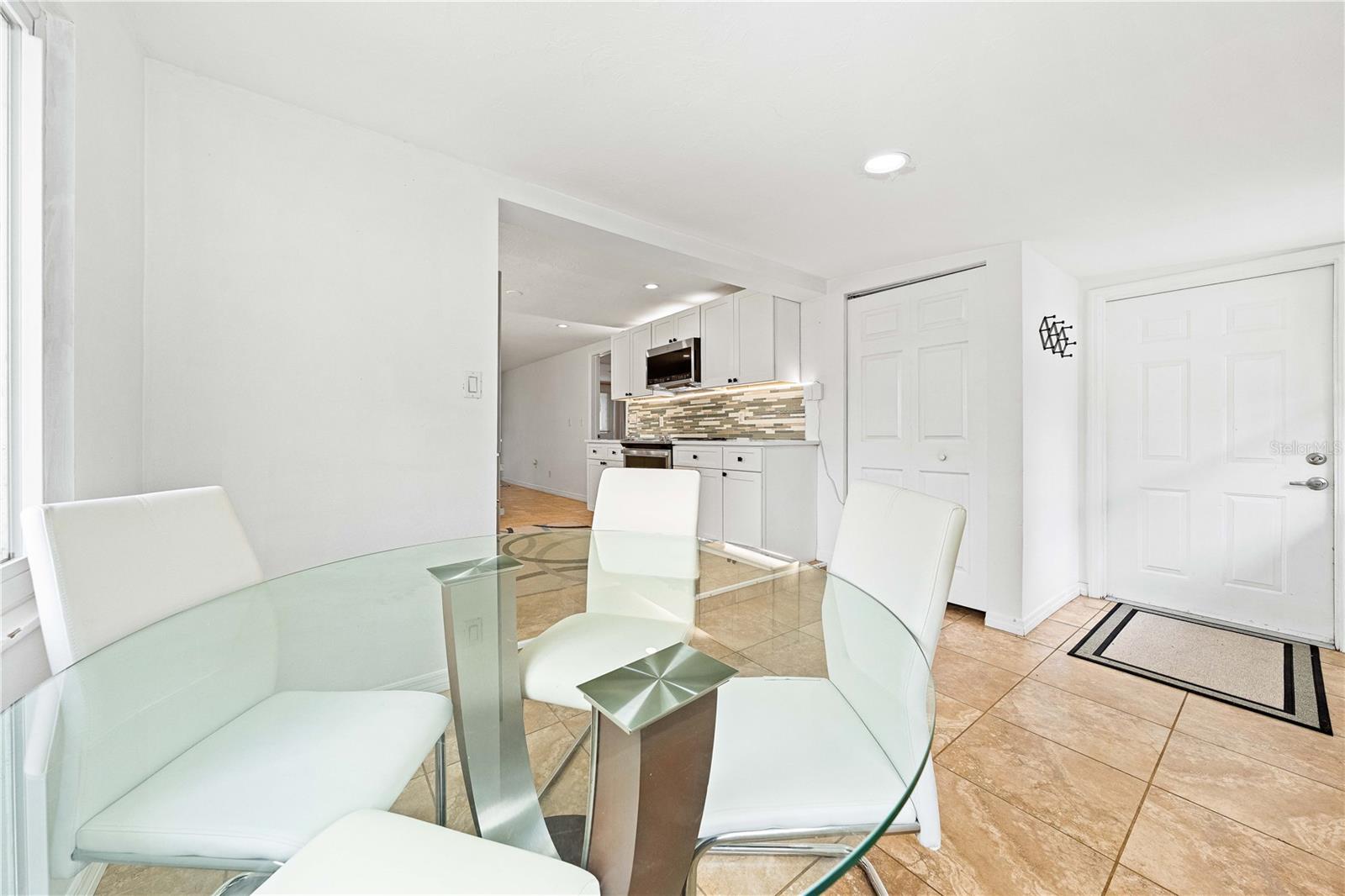 CASTI-LYN - Residential Lease