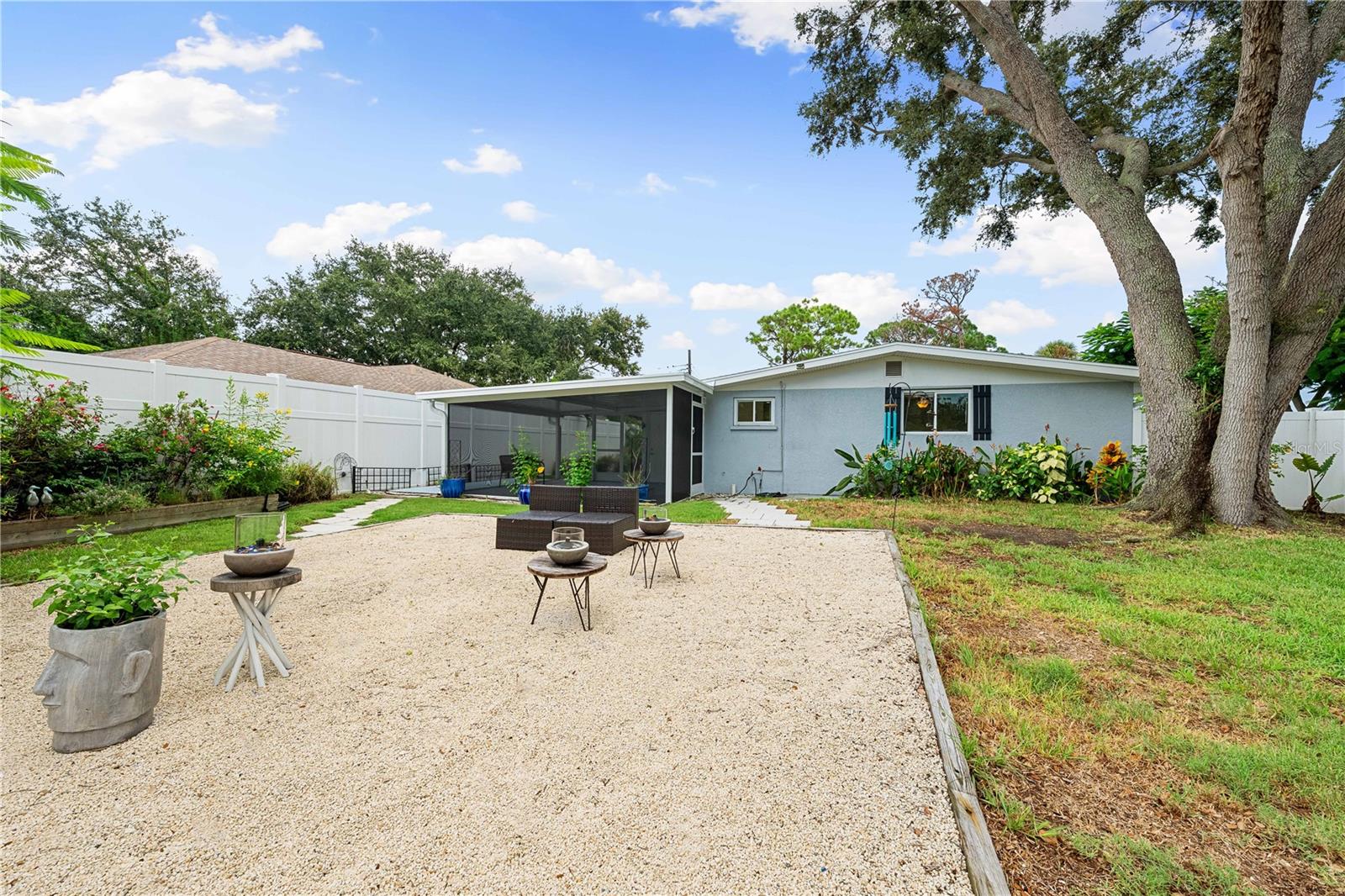 CASTI-LYN - Residential Lease