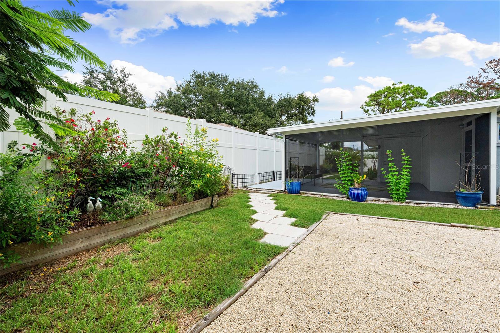 CASTI-LYN - Residential Lease