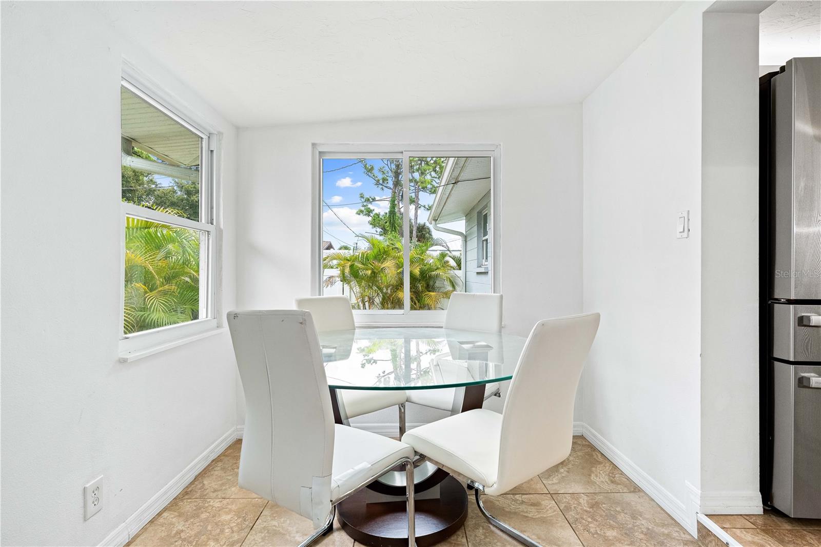 CASTI-LYN - Residential Lease