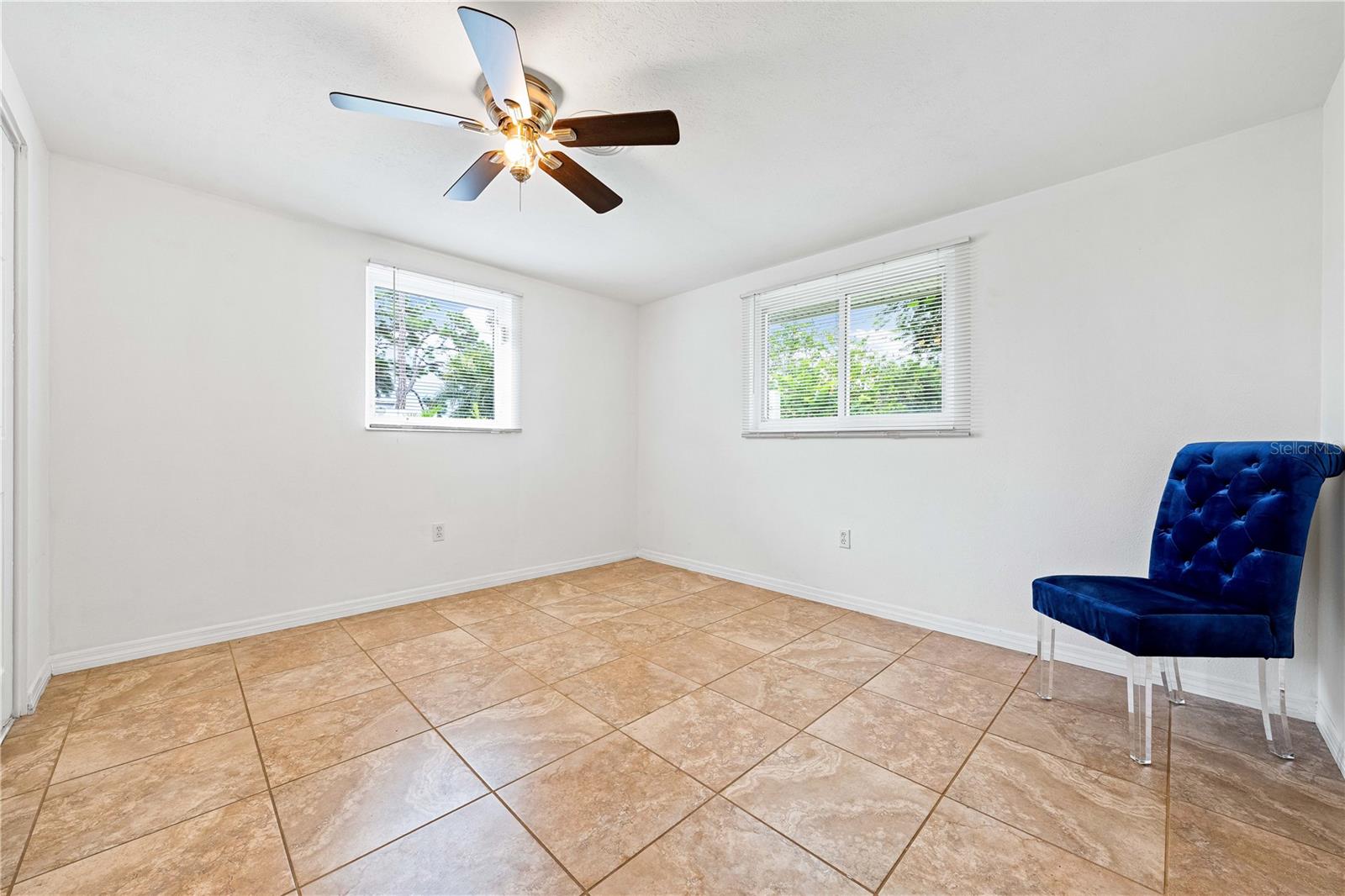 CASTI-LYN - Residential Lease