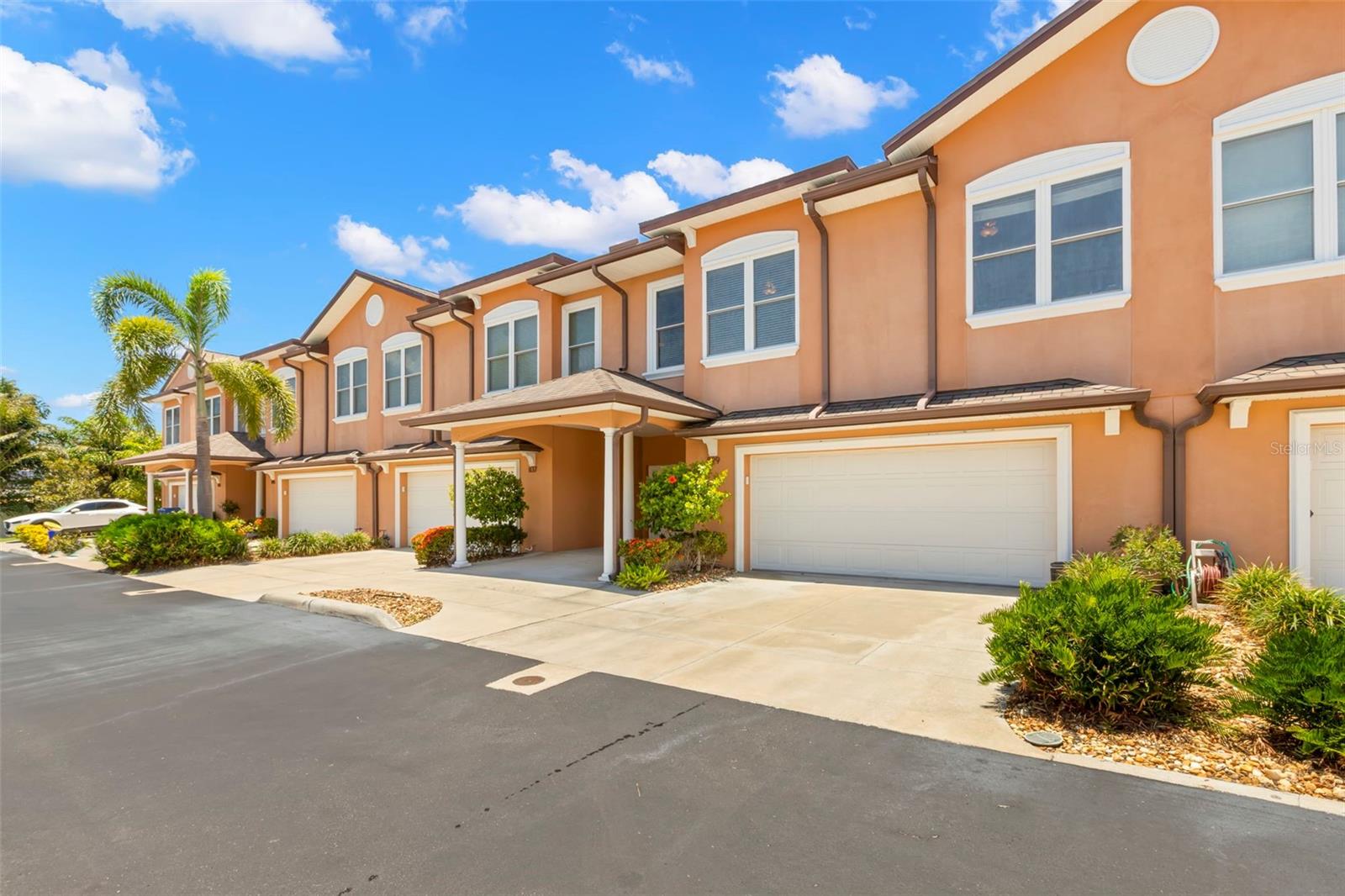 829 DATE PALM LANE