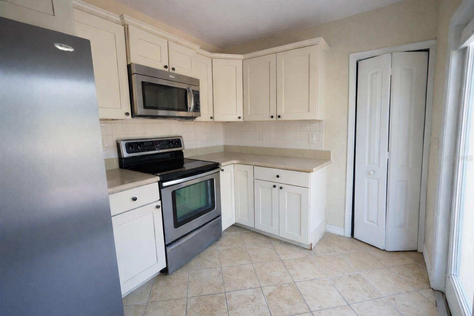 COFFEE POT ADD SNELL & HAMLETTS - Land