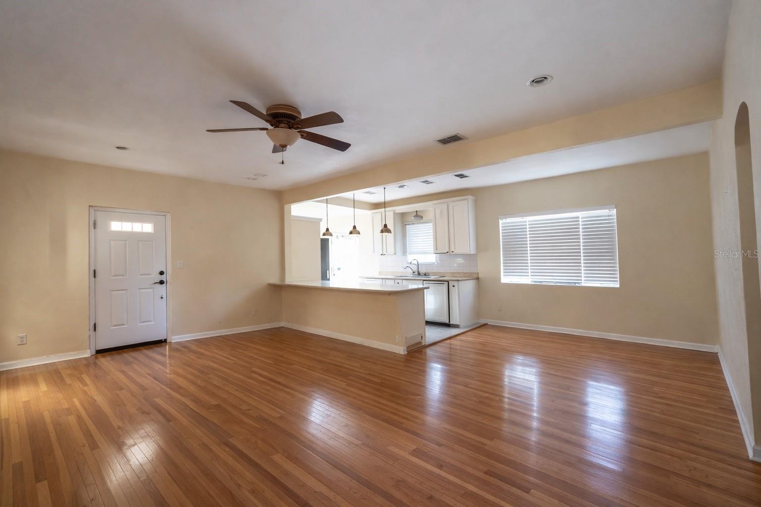 COFFEE POT ADD SNELL & HAMLETTS - Land