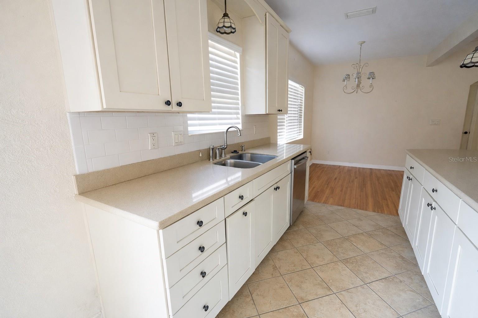 COFFEE POT ADD SNELL & HAMLETTS - Land