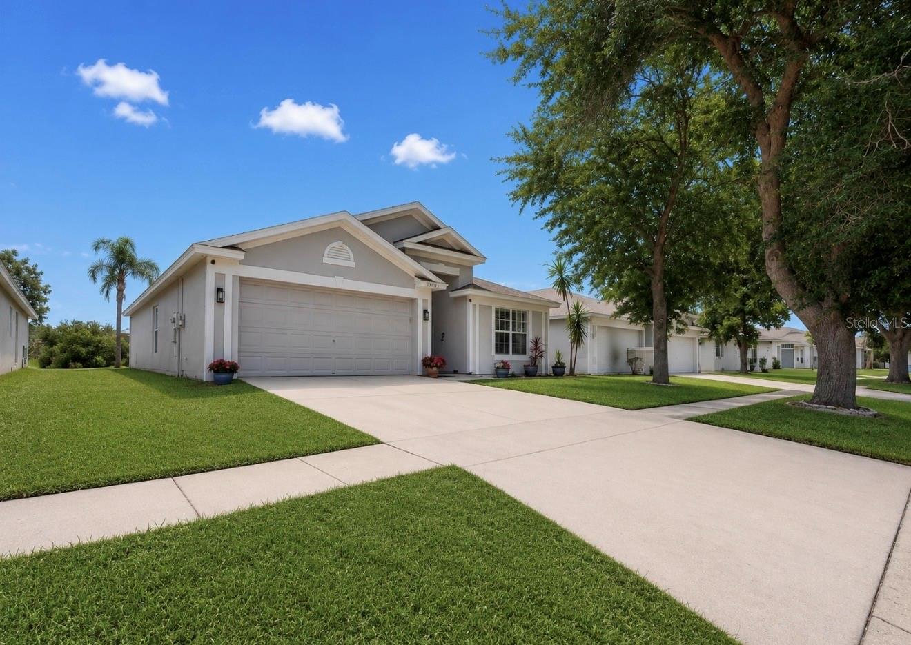 SOUTH POINTE PH 8 - Residential