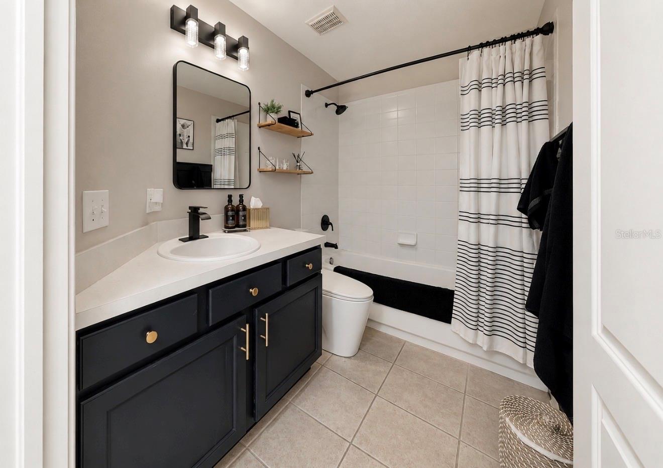 SOUTH POINTE PH 8 - Residential
