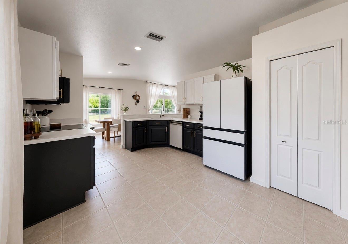 SOUTH POINTE PH 8 - Residential