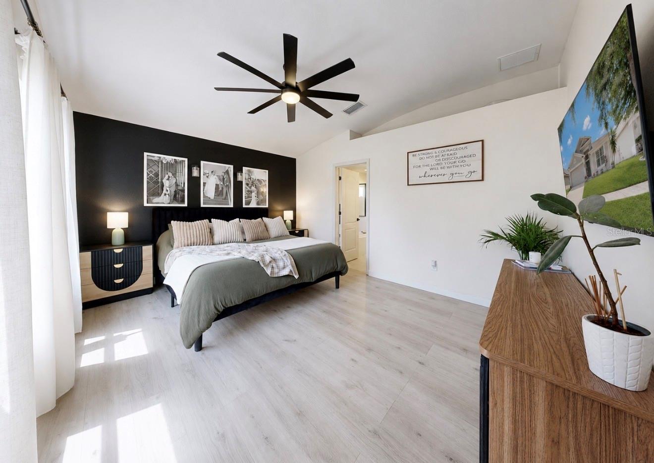 SOUTH POINTE PH 8 - Residential