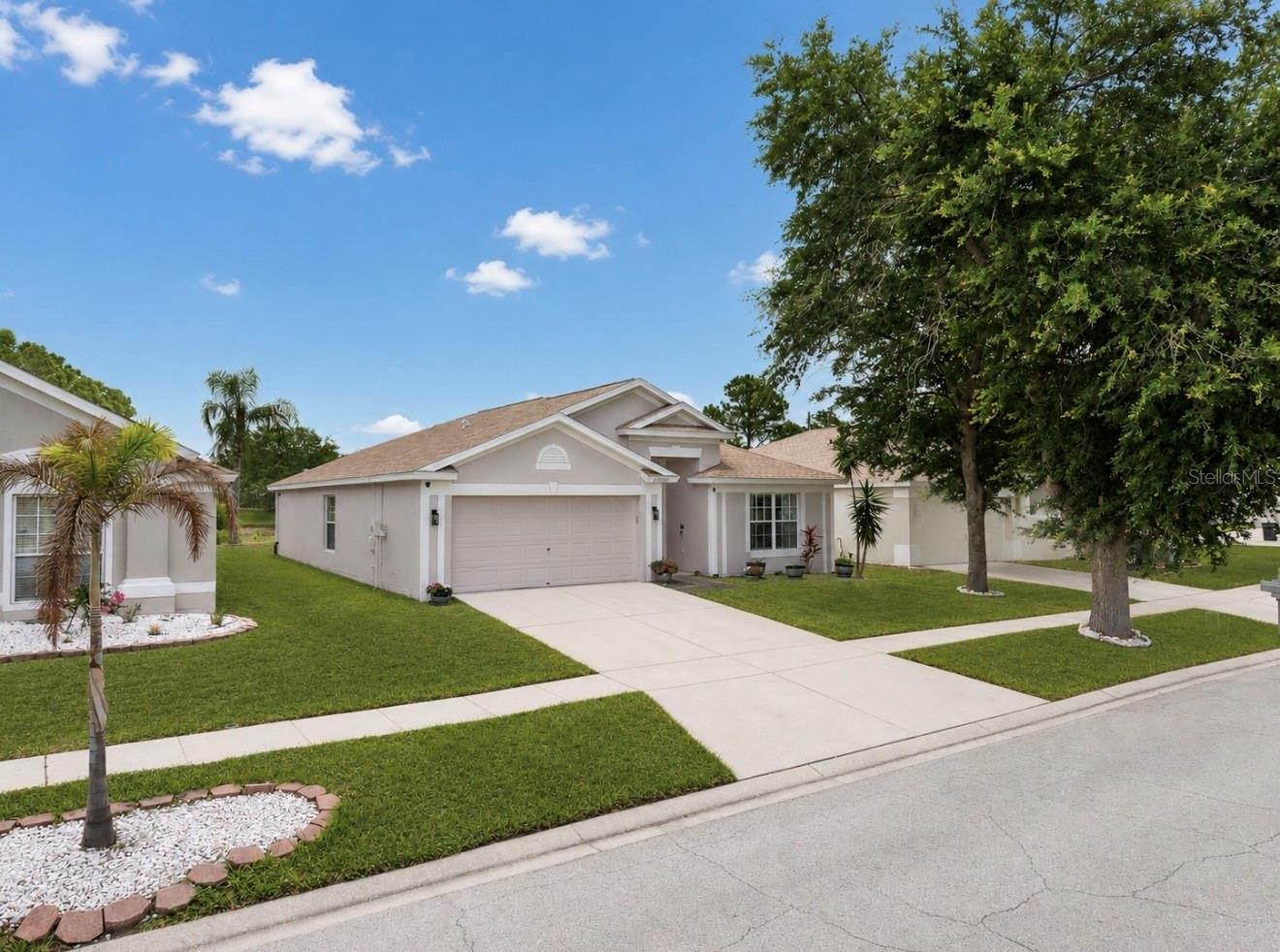 SOUTH POINTE PH 8 - Residential