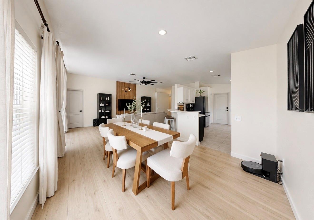 SOUTH POINTE PH 8 - Residential