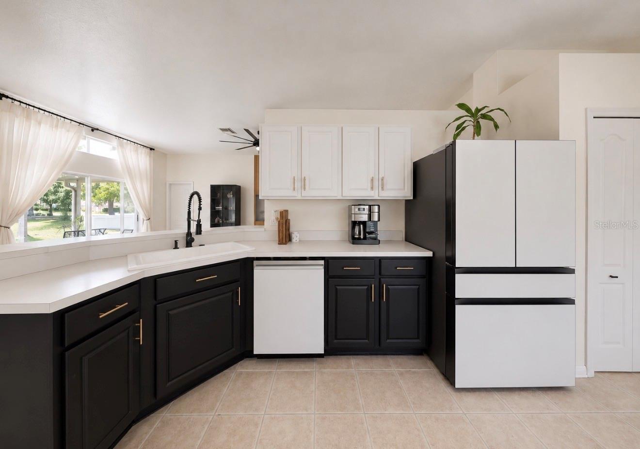 SOUTH POINTE PH 8 - Residential