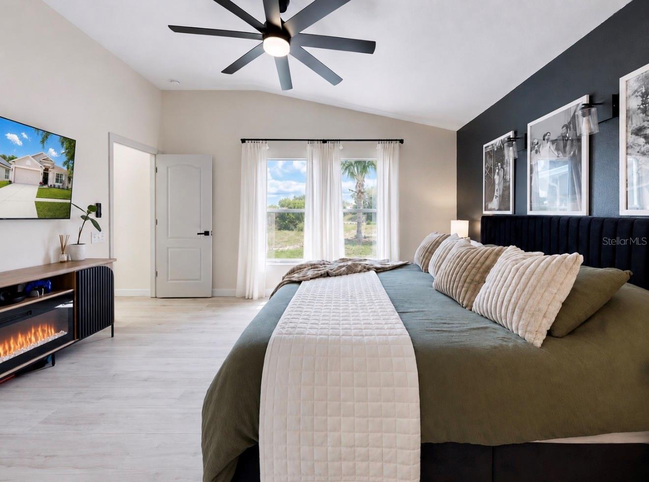 SOUTH POINTE PH 8 - Residential