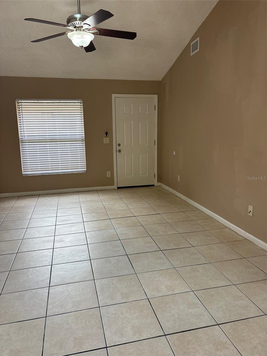 TOWNHOMES WINTER GARDEN - Residential Lease