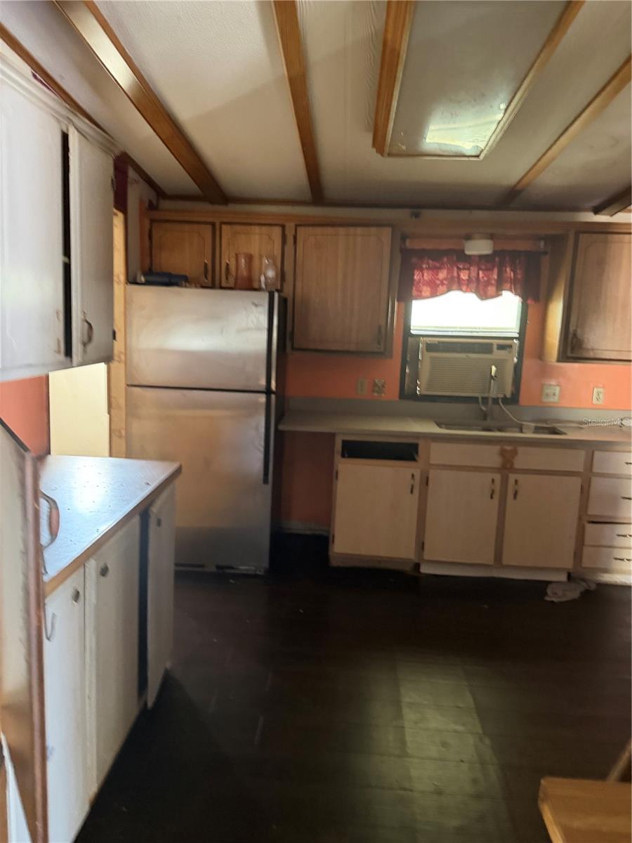 7552 CHARLIN PARKWAY