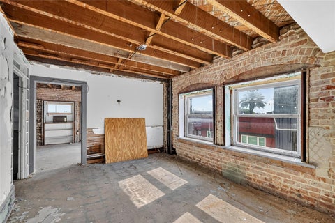 Tiny photo for 400 W Main Street, Leesburg, FL 34748 (MLS # G5115608)