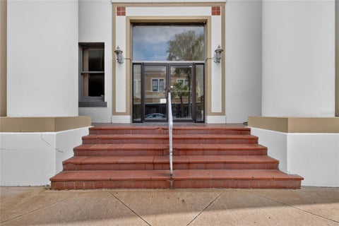 Tiny photo for 400 W Main Street, Leesburg, FL 34748 (MLS # G5115608)
