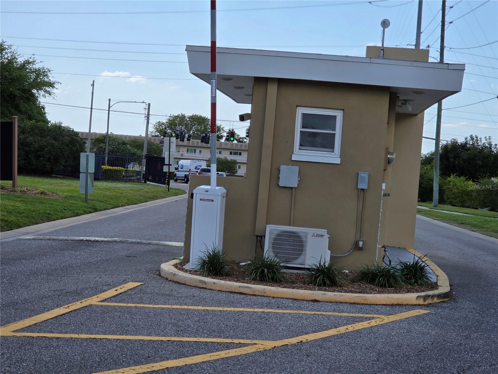 ON TOP OF THE WORLD - Residential