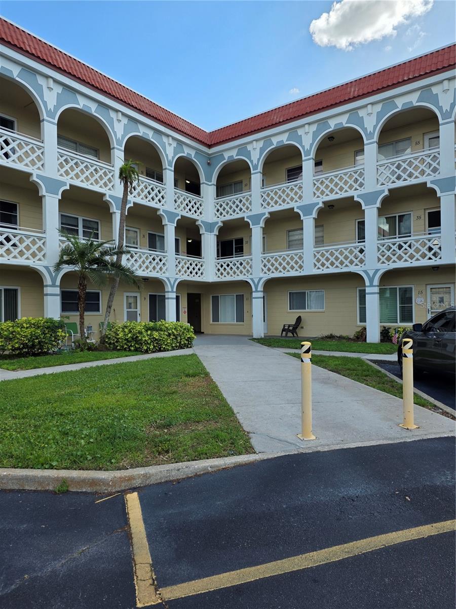 ON TOP OF THE WORLD - Residential