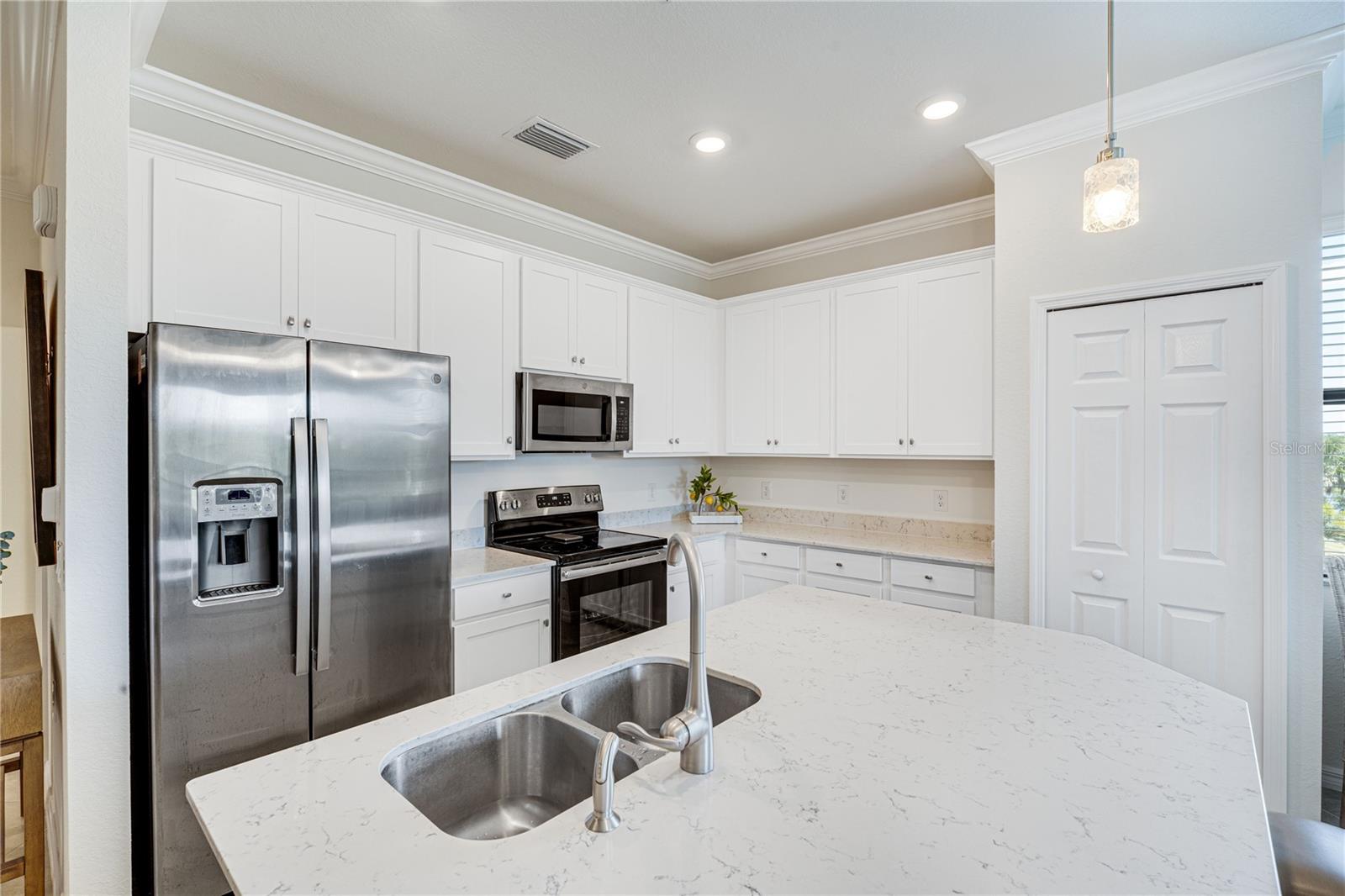TERRACE VI AT LAKEWOOD NATIONAL PH I - Residential