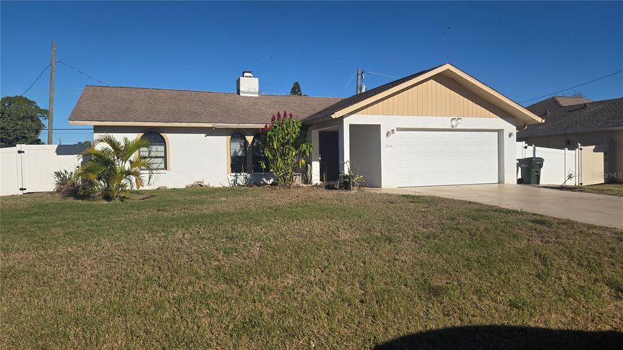 This is a 2-bedroom, 2-bathroom single-family home with a 2-car garage.

It’s located near Shamrock Park and close to shopping and other Venice amenities.