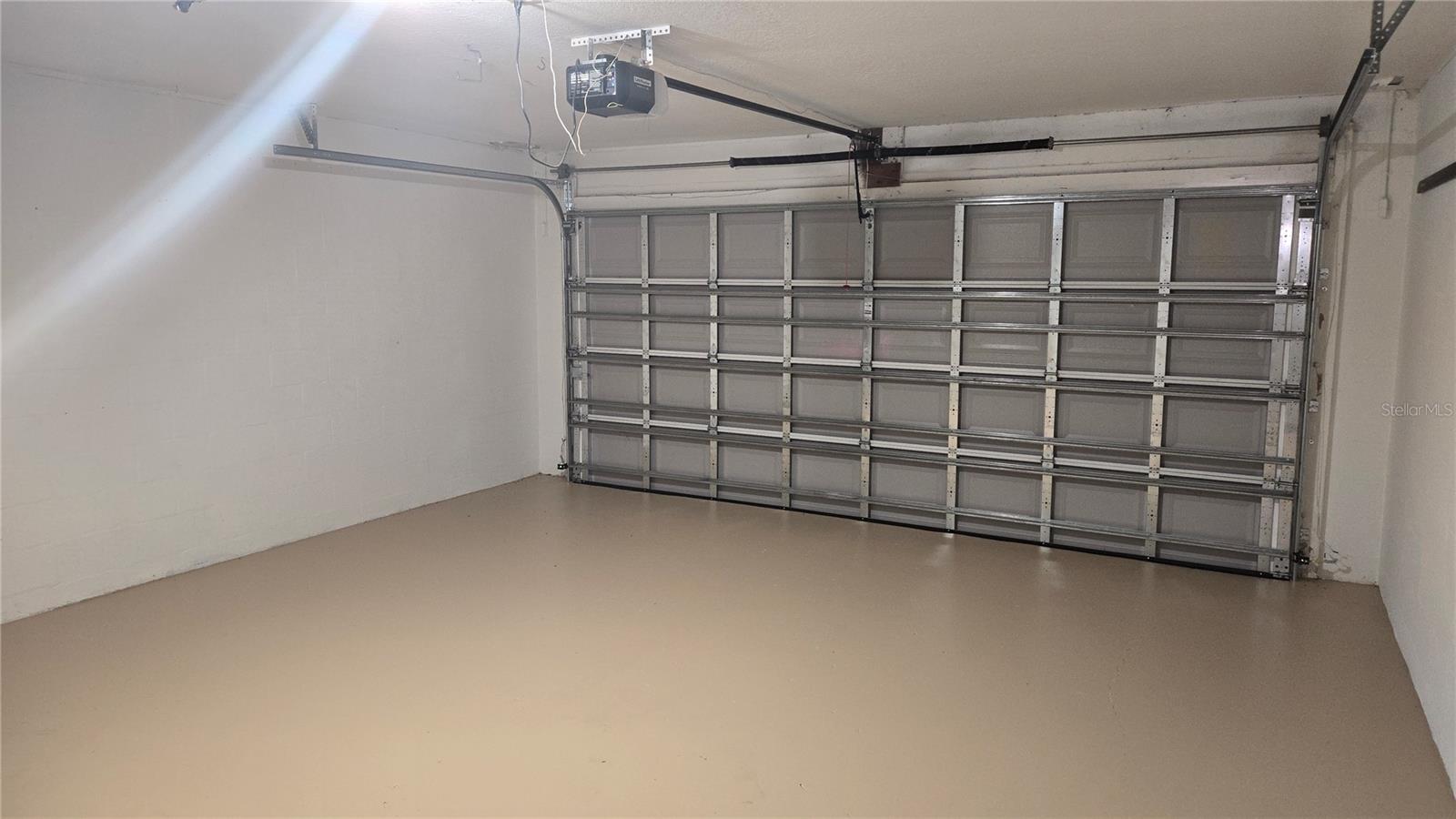 SOUTH VENICE - Residential Lease