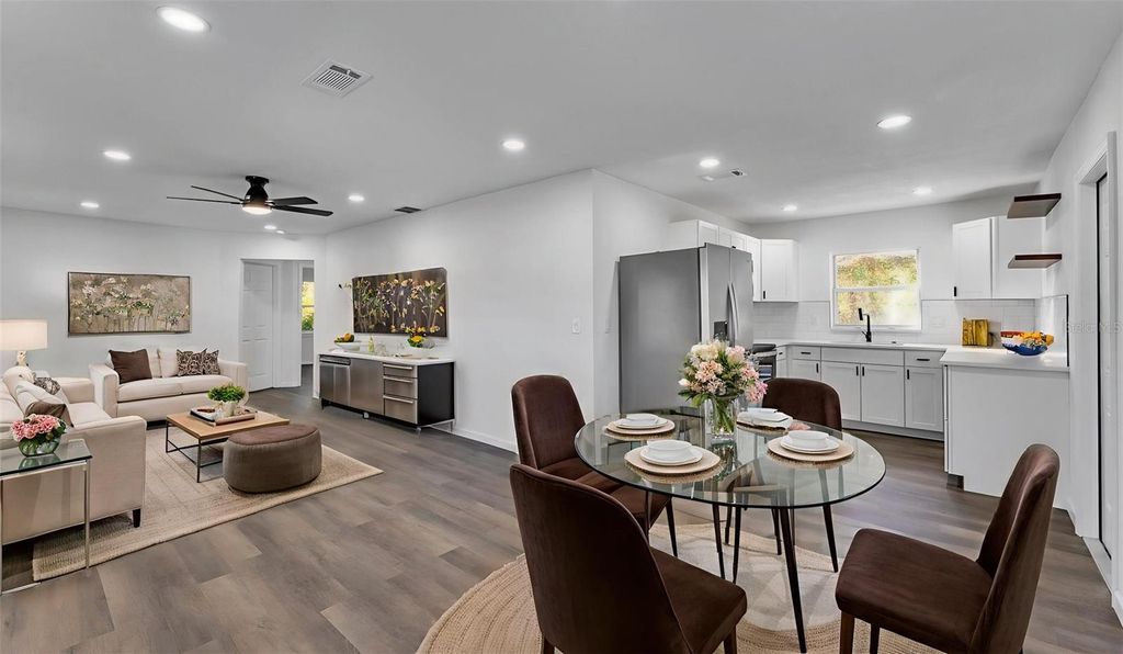 Photo of 707 E Gilchrist Street, Plant City, FL 33563 (MLS # L4958462)