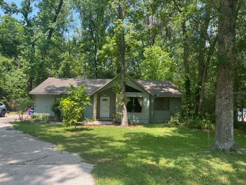 Photo of 3402 NW 2nd Street, Gainesville, FL 32609 (MLS # GC539739)