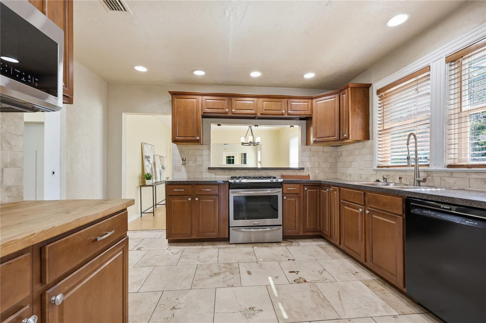 SUN CREST - Residential