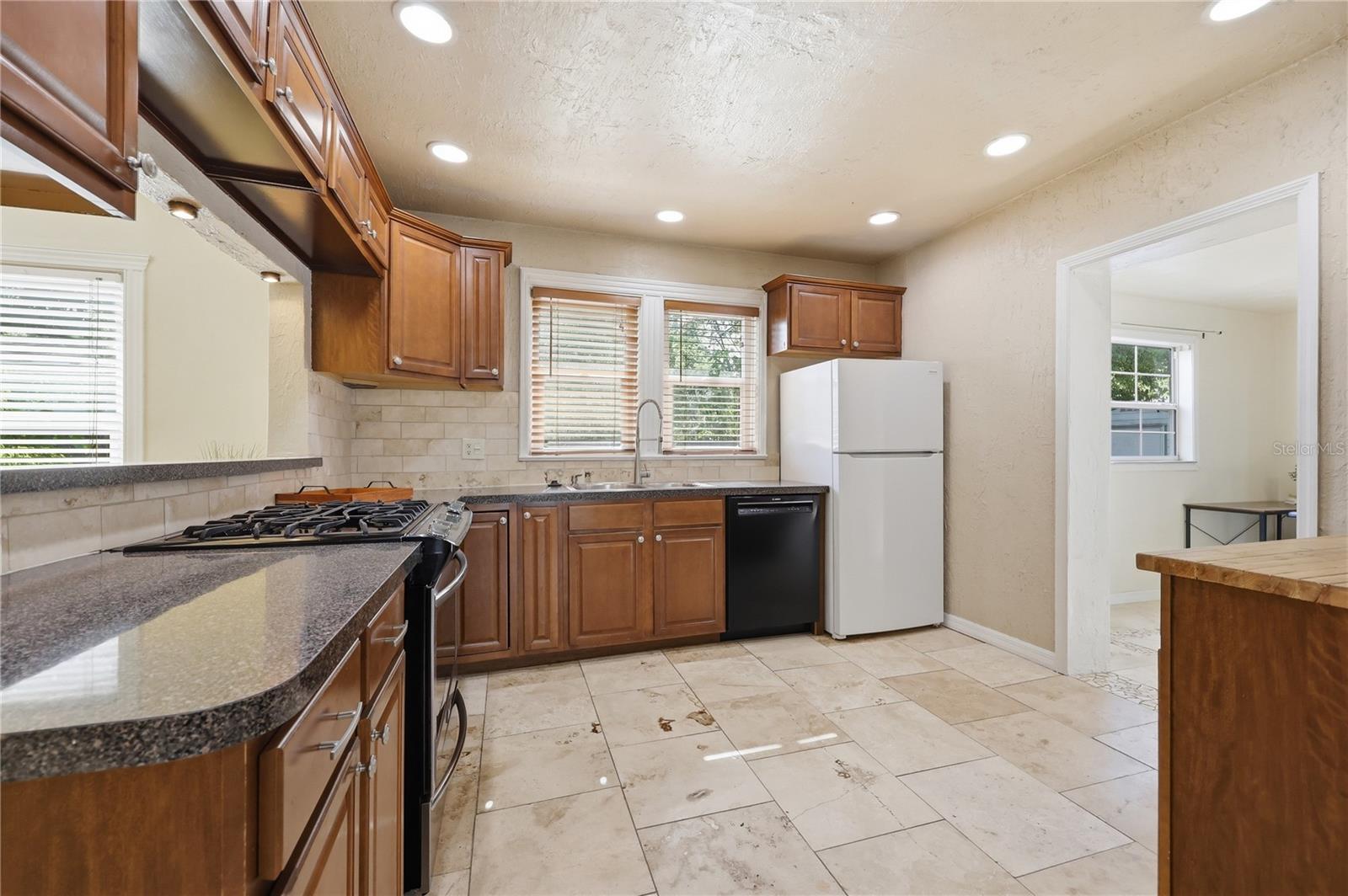 SUN CREST - Residential