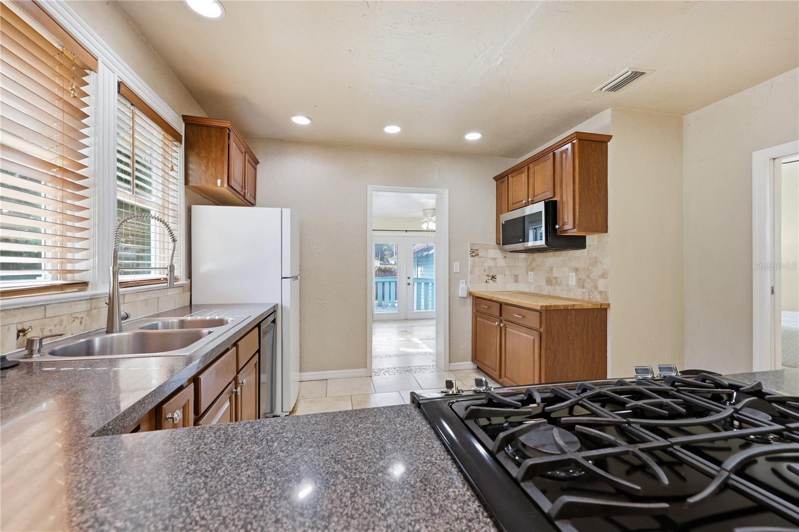 SUN CREST - Residential