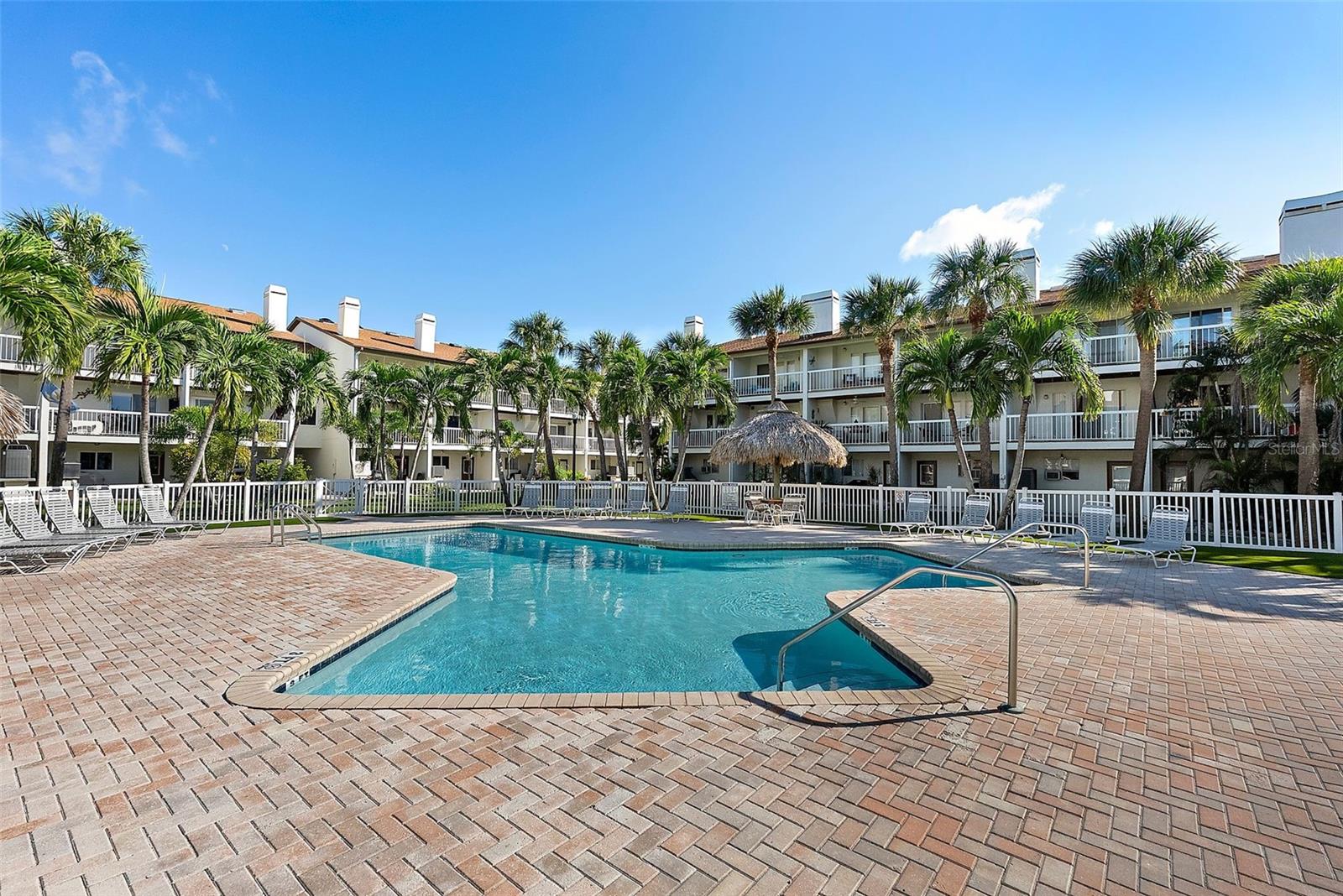 PALMS OF TIERRA - Residential