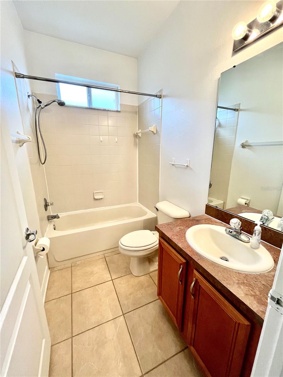 SUNCOAST LAKES PH 03 - Residential Lease