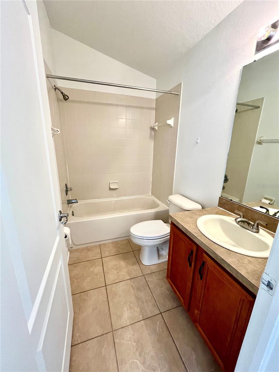 SUNCOAST LAKES PH 03 - Residential Lease