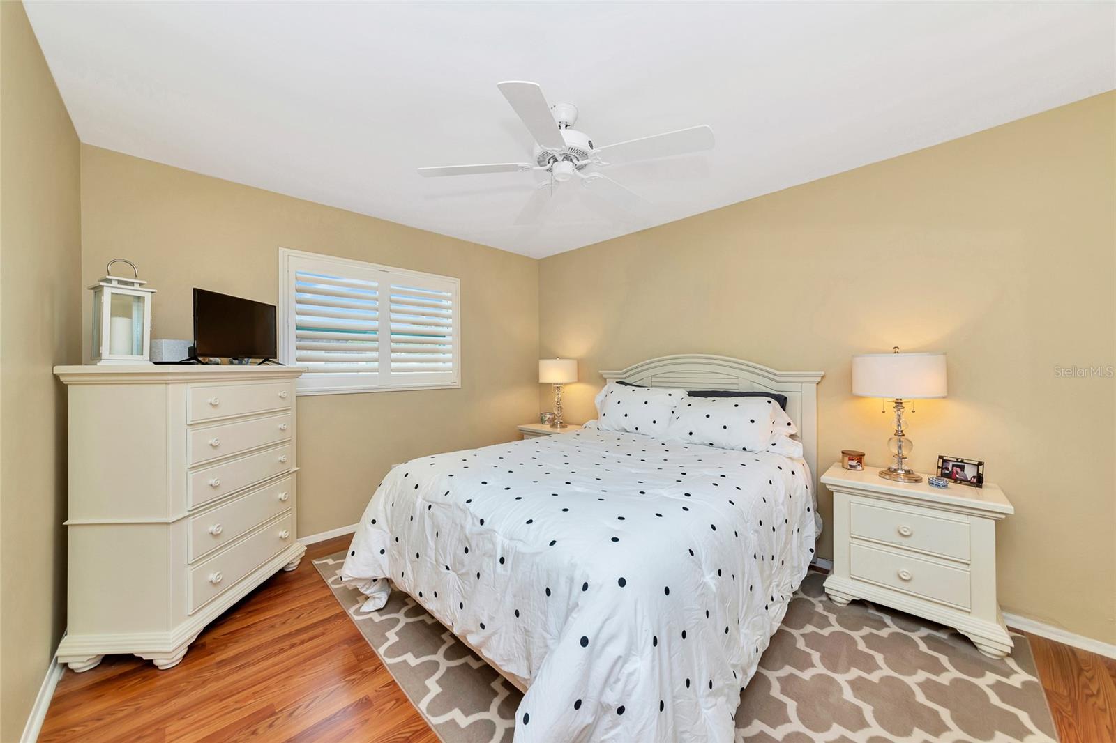 ANONYMOUS ACRE - Residential