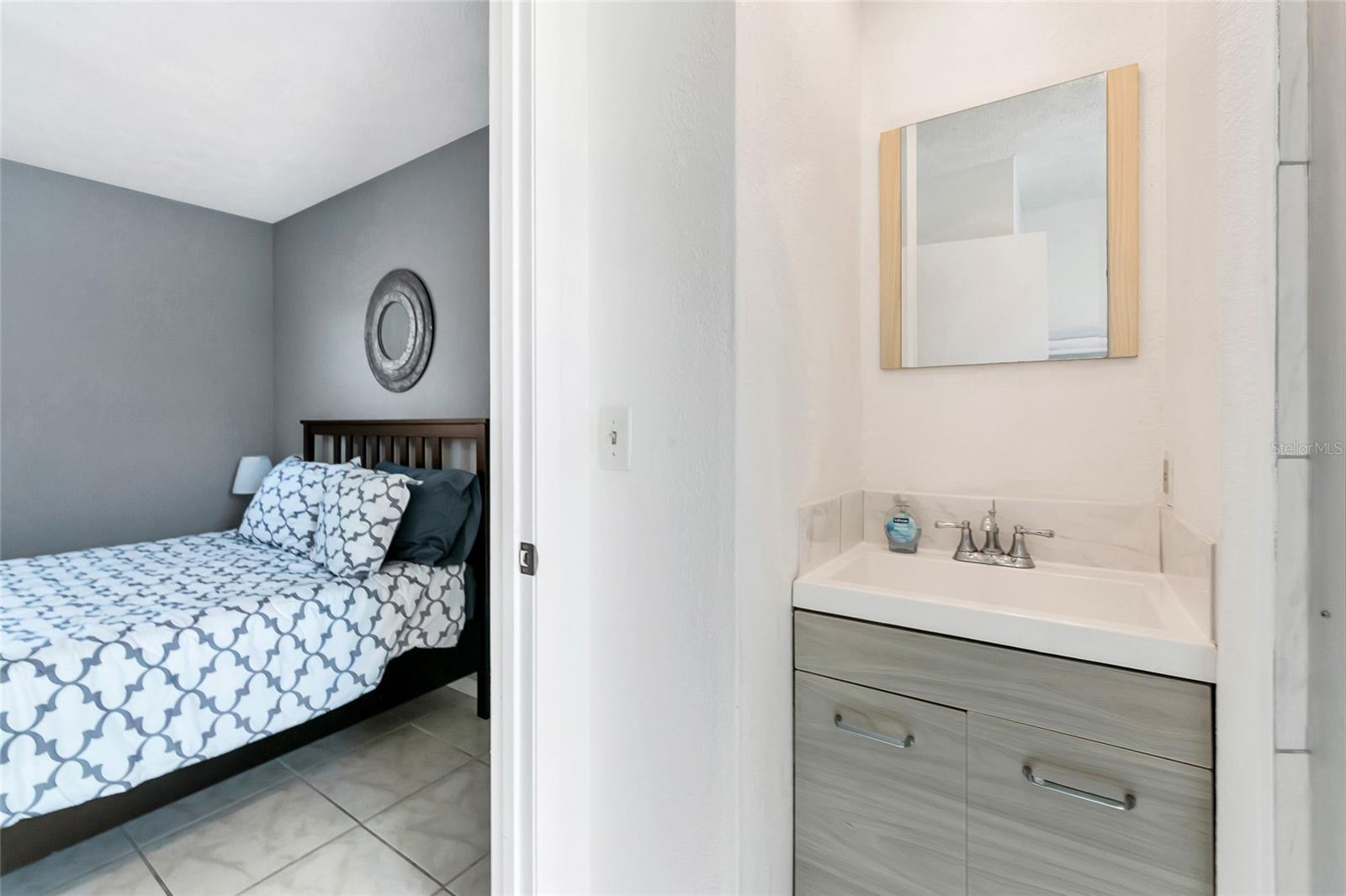 ANONYMOUS ACRE - Residential