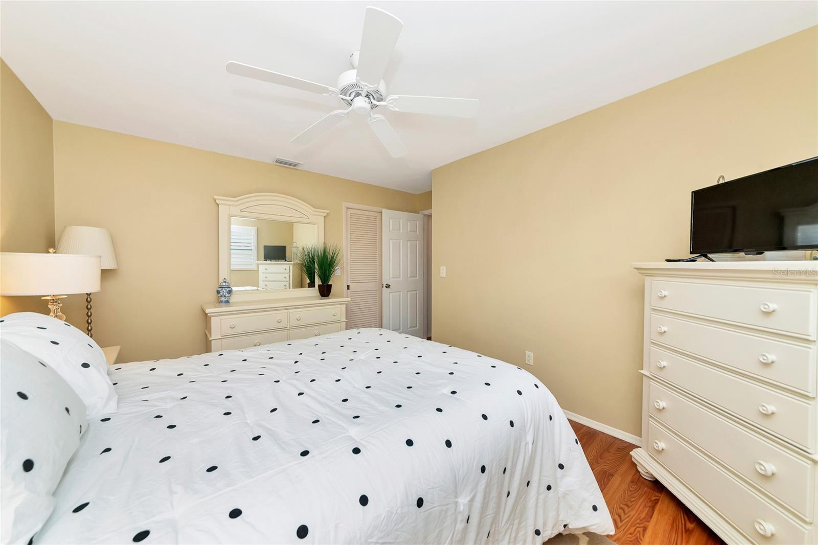 ANONYMOUS ACRE - Residential