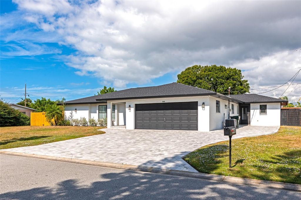 Photo of 3145 Bougainvillea Street, Sarasota, FL 34239 (MLS # A4671536)