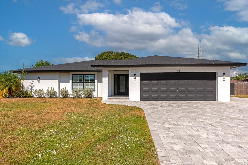 Photo of 3145 Bougainvillea Street, Sarasota, FL 34239 (MLS # A4671536)