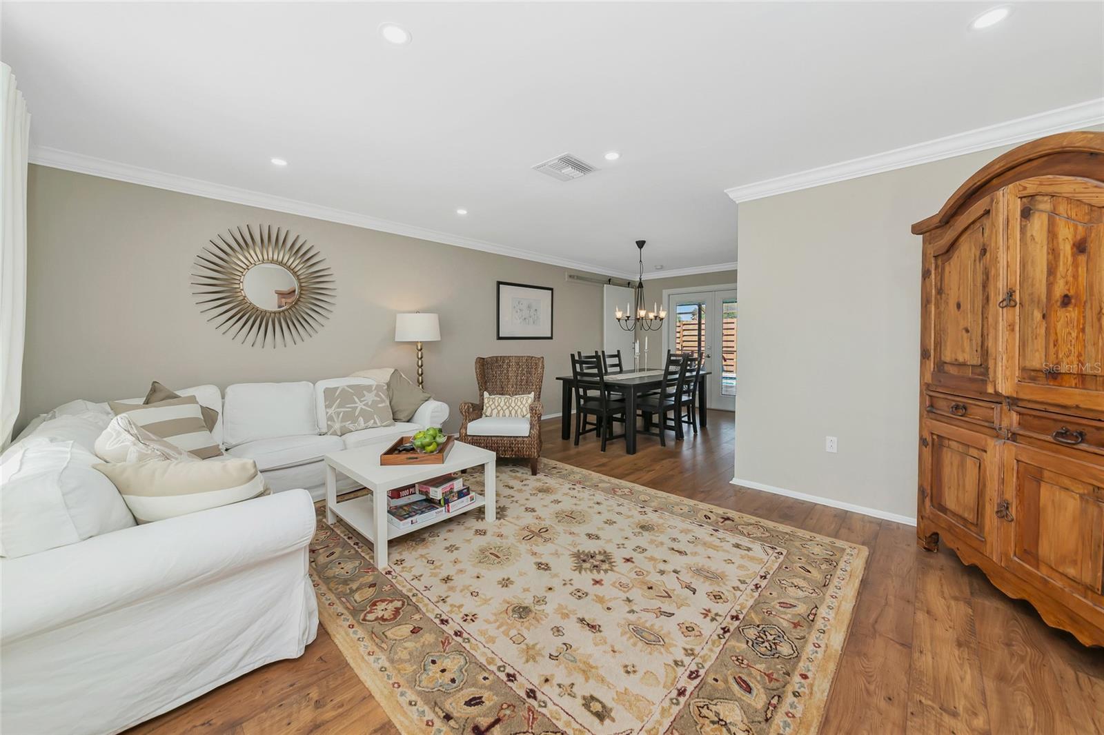 ANONYMOUS ACRE - Residential