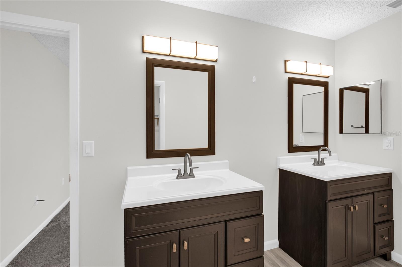 SILVER SPGS SHORES UN 04 - Residential