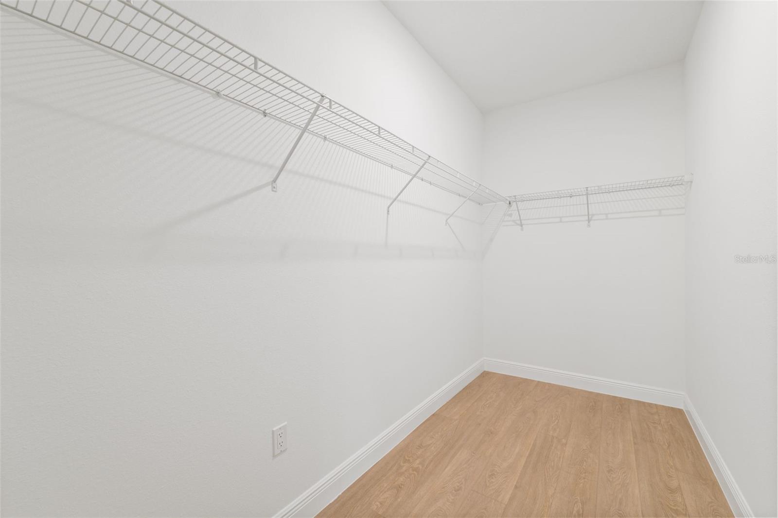 SILVER SPGS SHORES UN #33 - Residential