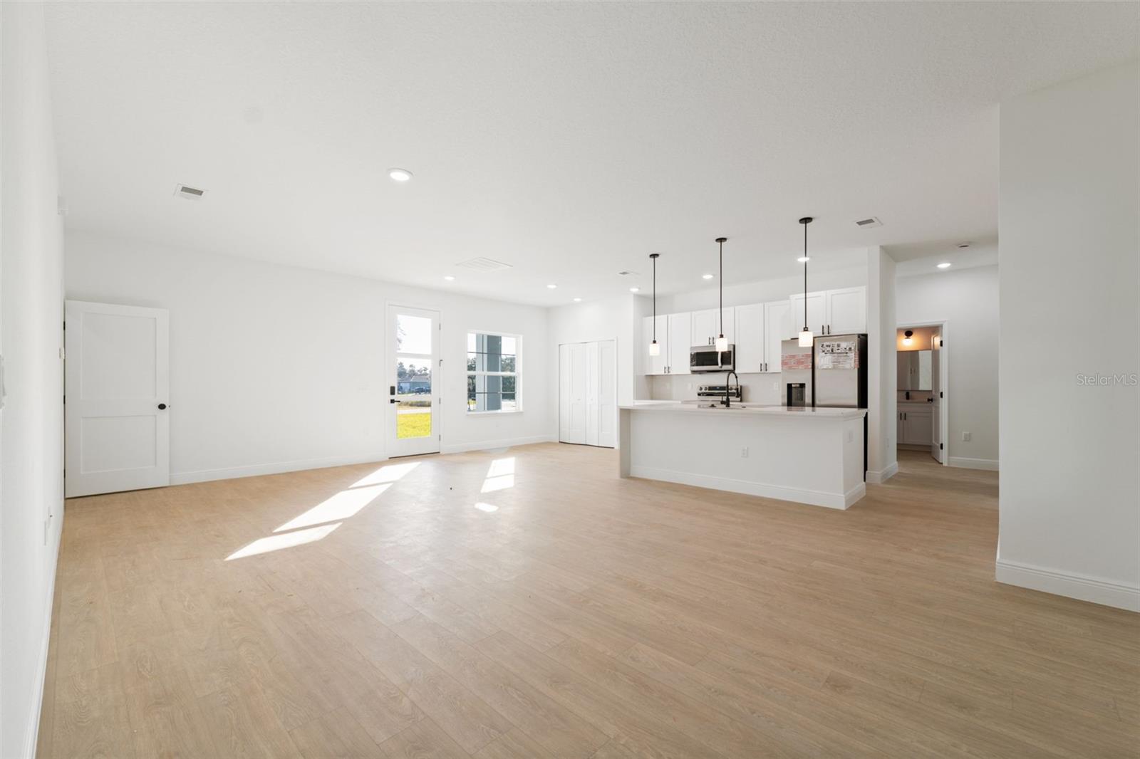 SILVER SPGS SHORES UN #33 - Residential