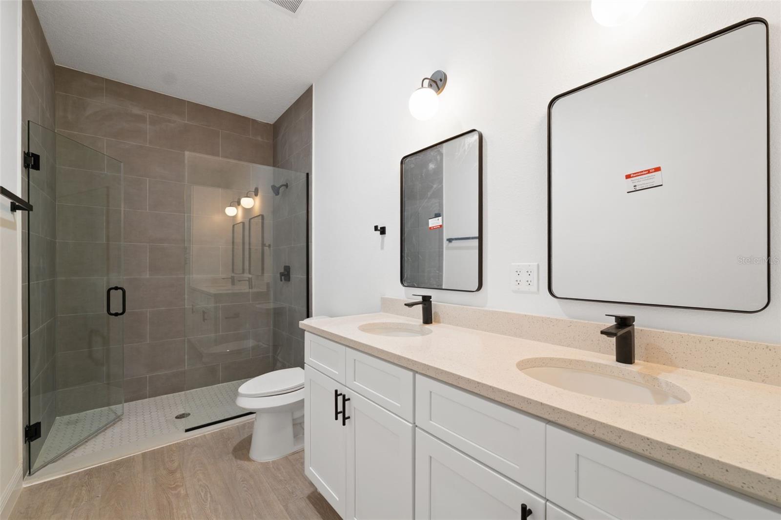 SILVER SPGS SHORES UN #33 - Residential