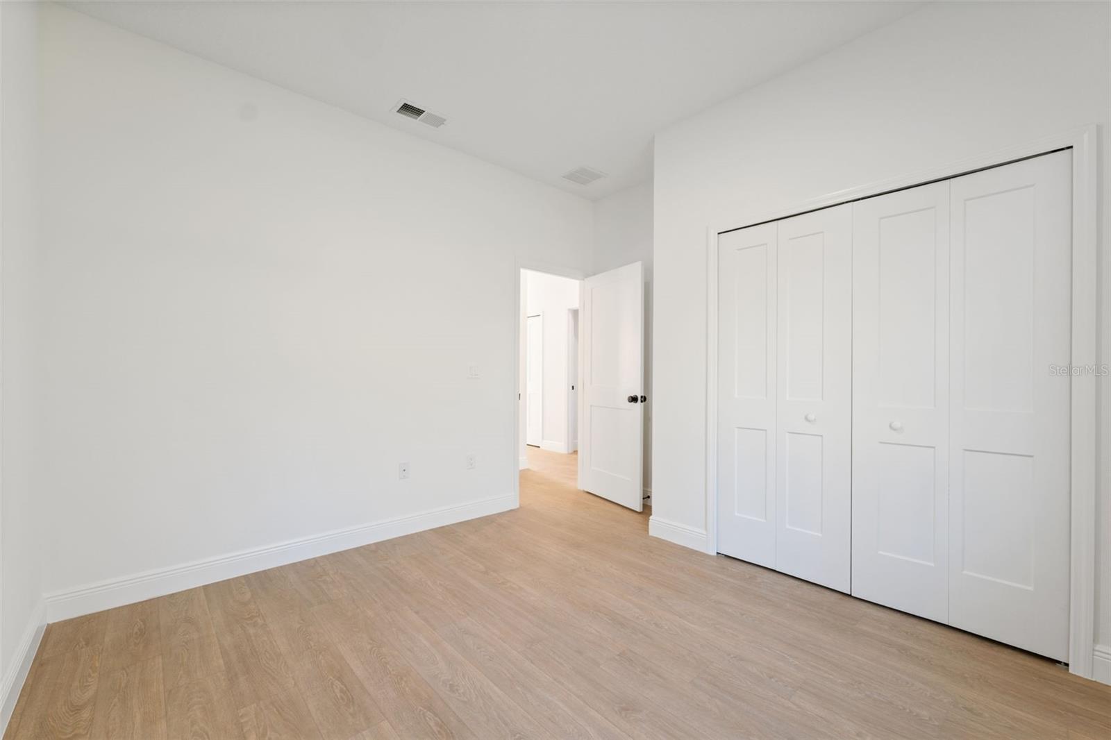 SILVER SPGS SHORES UN #33 - Residential