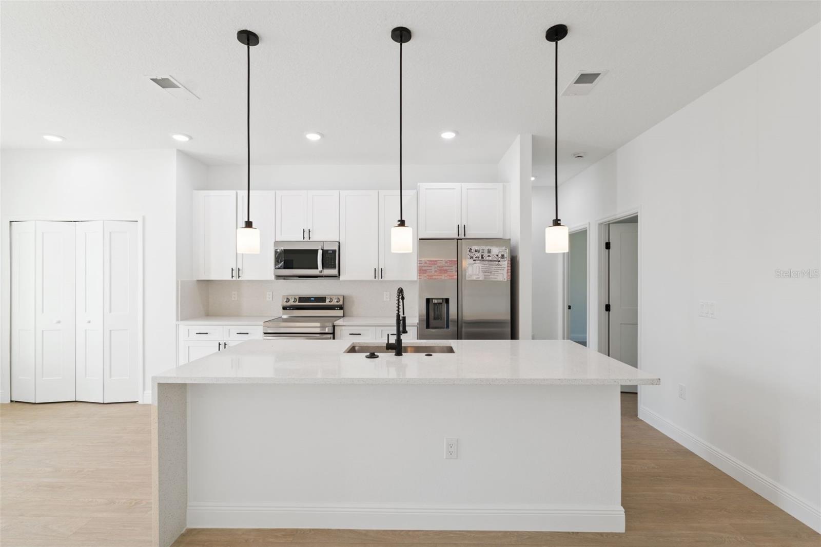 SILVER SPGS SHORES UN #33 - Residential