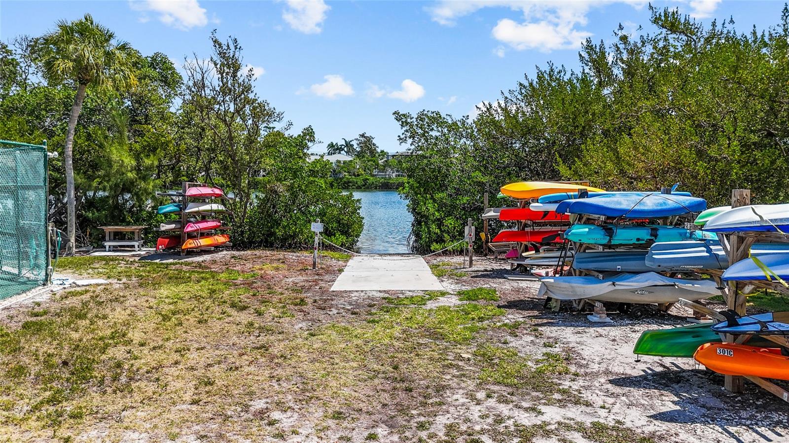 LONGBOAT ARMS - Residential