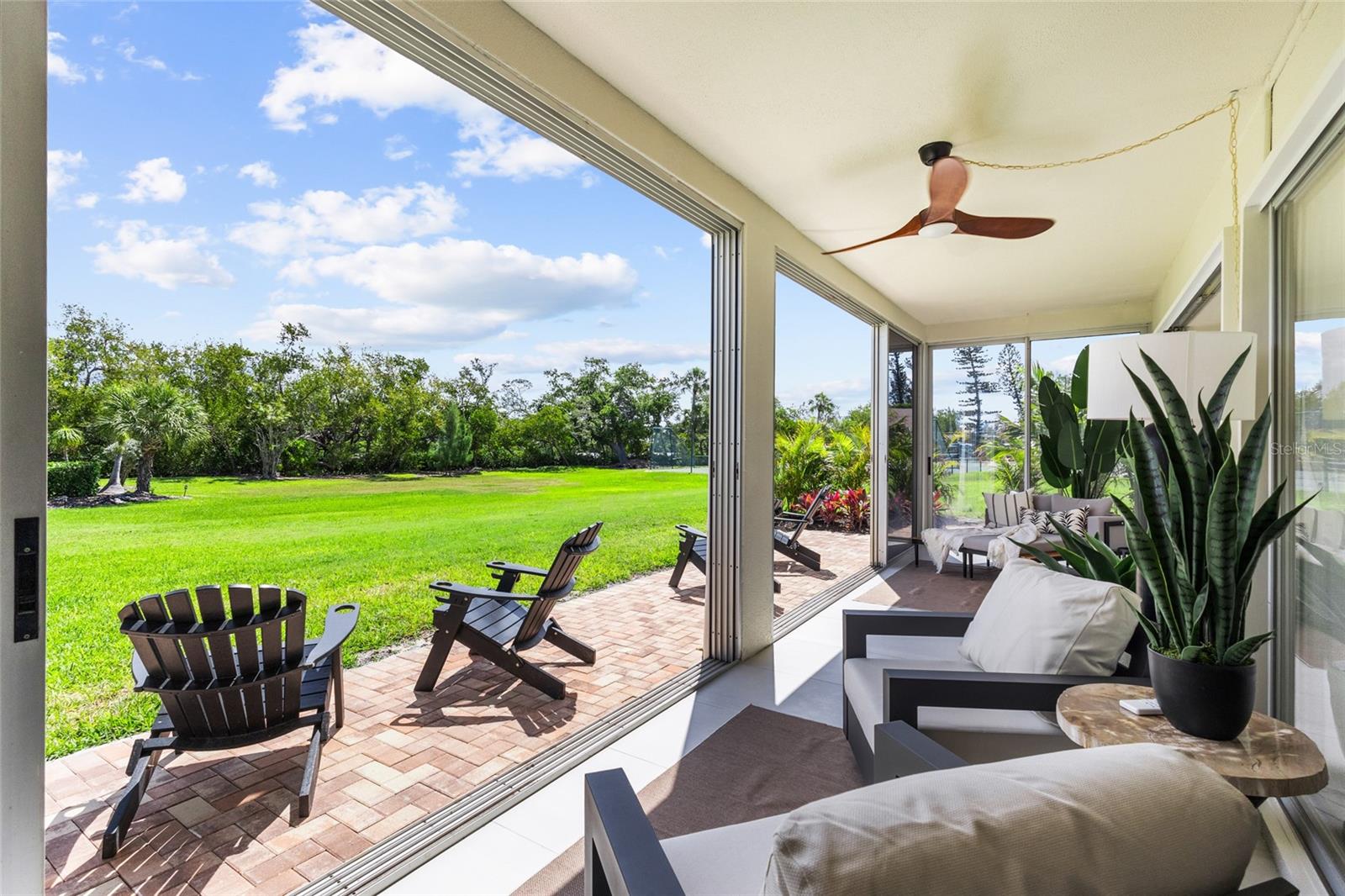 LONGBOAT ARMS - Residential