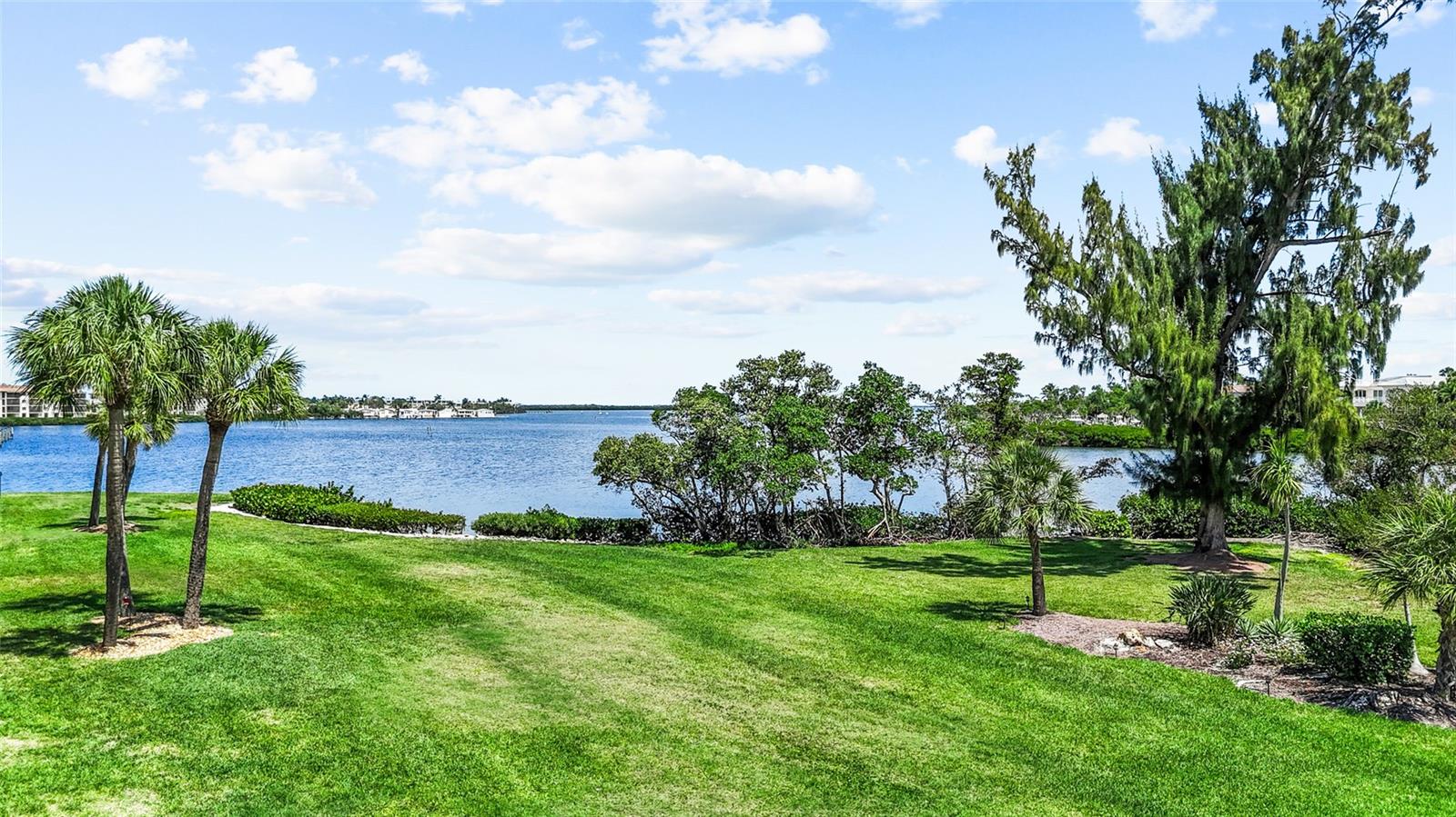 LONGBOAT ARMS - Residential
